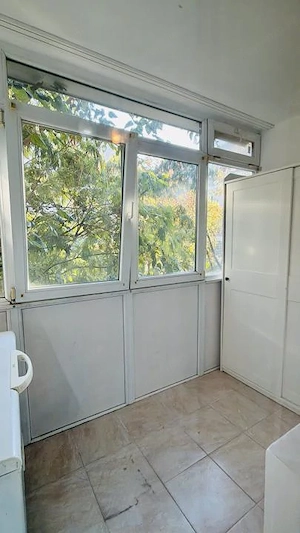 Apartament 3 camere decomandat etaj 1 din 4 Drumul Taberei  - imagine 7