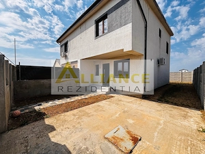 Duplex complet mobilat – 3 camere, 2 băi și curte proprie
