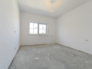 Duplex 5 camere - despartit prin garaj - teren generos - imagine 9