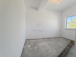 Duplex 5 camere - despartit prin garaj - teren generos - imagine 12