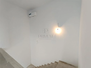 Duplex 5 camere - despartit prin garaj - teren generos - imagine 8