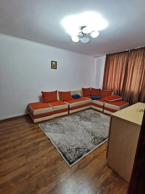 Apartament 3 camere de închiriat, Bld. Traian, zona spital, Scoala 2 - imagine 2