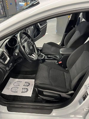 Kia Ceed Sportswagon (break), an fabricație 2019, motor 1.0 T-GDi benzină   120 CP, cutie manuală 6  - imagine 5