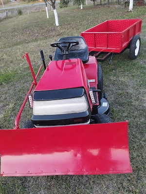 Tractoras taiat iarba dotat cu lama de zapada si remorca 500 Kg stare impecabila  - imagine 2