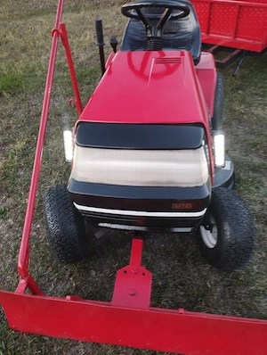 Tractoras taiat iarba dotat cu lama de zapada si remorca 500 Kg stare impecabila  - imagine 6