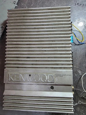 Amplificator auto Kenwood kac-723 in 2 canale 200w max 