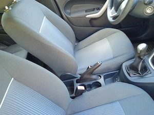 Ford fiesta 1,3i klima 2012 - imagine 6