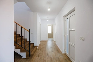 Duplex P+E în Moșnița Nouă, 3 dormitoare, 3 bai, teren 403 mp. Comision 0%  - imagine 4