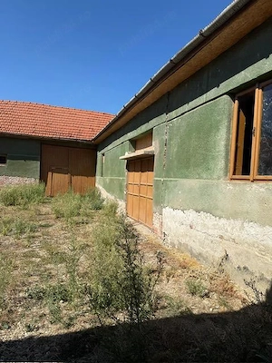 Vand casa si teren , situata central , langa biserica , sat Lugojel , la 6 km de Lugoj - imagine 16
