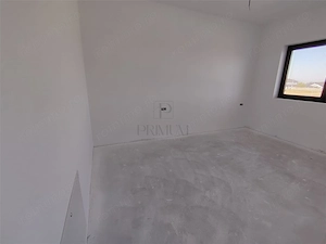 Duplex in locatie excelenta - living spatios - toate utilitatile - imagine 9