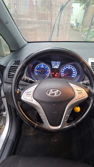 Hyundai ix2  CRDi   1.6 CRDi [Alege motorizarea corectă] Diesel   Euro 6   Stare Excele - imagine 3