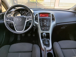 Opel astra j an 2010 benzina 1.4 klimatronic euro 5 adusă recent Germania  - imagine 9