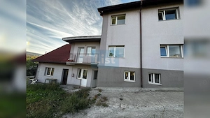 Casa înșiruită de vânzare în Iris - imagine 4