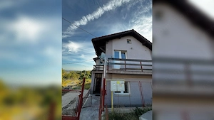 Casa înșiruită de vânzare în Iris - imagine 3