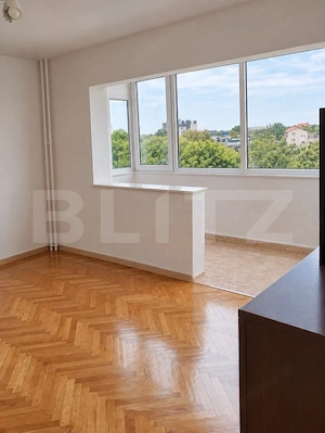 Apartament 3 camere, zona Sagului