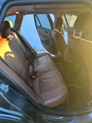 BMW X1 xDrive25d, diesel de 2,0 litri. - imagine 5