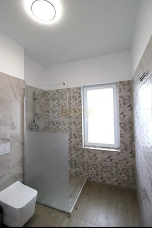 Proprietar, ofer spre inchiriere apartament cu două camere, decomandat , etaj 1, balcon,  - imagine 8