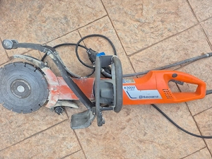 masina de siluit facut santuri în pereți husqvarna k300 cut n break