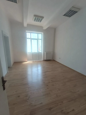Natiunile Unite spatiu Birouri 690 mp - imagine 6