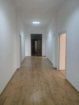 Natiunile Unite spatiu Birouri 690 mp - imagine 2