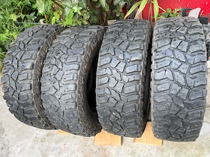 Cauciucuri off-road in stare excelenta