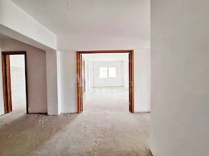 Apartament 3 camere decomandate, 92 mp – Zona Central | Etaj 1 - imagine 7