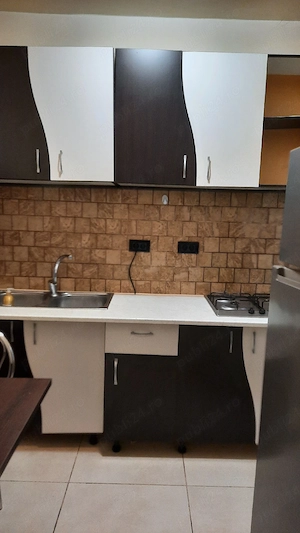 Închiriez apartament cu 2 camere. Persoană fizică.  - imagine 2