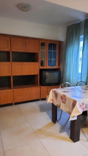 Închiriez apartament cu 2 camere. Persoană fizică.  - imagine 3