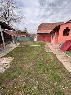 Casa de 3 camere, 500mp teren+bucatarie de vara+sura-Bod - imagine 2
