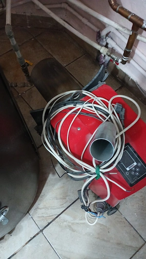 Vând arzător peleti 40 kw cu autocuratare plus șnec alimentare