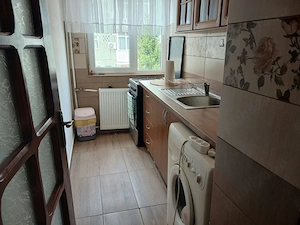 Inchiriem apartament 3 camere ,bloc tip C ,etaj 2 ,mobilat si mobilat - imagine 2