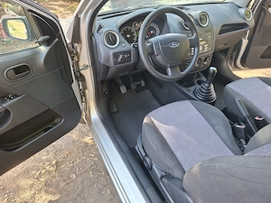 Ford Fiesta 1,3 An 2006 Euro 4 - imagine 6