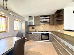 Casa individuala, 3 camere, 250 mp teren - Dumbravita - imagine 2