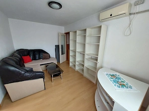 Vand apartament cu 2 camere semidecomandat -Zona Fortuna Vlaicu,etaj 4 4 direct de la proprietar.
