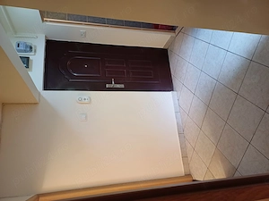 Închiriez apartament 