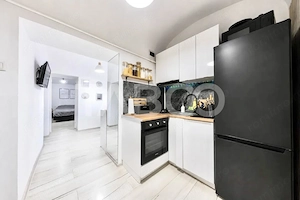 Apartament cu 2 camere modern in Centru la casa cu curte zona Platinia - imagine 5