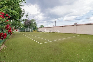 Resedinta premium| Teren de tenis | Piscină încălzită | Infrastructură completă! - imagine 3