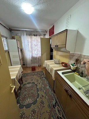 Apartament 3 camere, 70 mp, zona Gaesti - imagine 5
