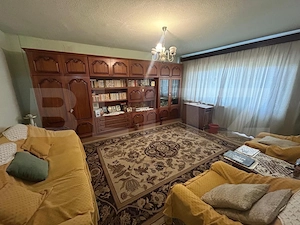 Apartament 3 camere, 70 mp, zona Gaesti - imagine 2