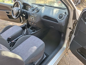 Ford Fiesta 1,3 An 2006 Euro 4 - imagine 9