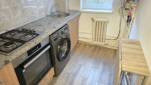 Inchiriez apartament 3 camere in Deva, zona Licee (Titu Maiorescu), parter, bloc de 4 etaje, - imagine 2