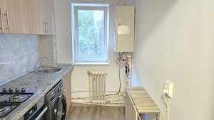 Inchiriez apartament 3 camere in Deva, zona Licee (Titu Maiorescu), parter, bloc de 4 etaje,