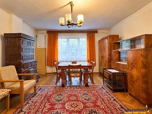 Casa cu farmec si potential, 4 camere, terasa, gradina privata, Central, Targu Secuiesc - imagine 2