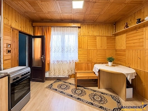 Casa cu farmec si potential, 4 camere, terasa, gradina privata, Central, Targu Secuiesc - imagine 3