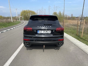 VandPorsche Cayenne S E-Hybrid 3.0 Benzina sau schimb cu Electric de preferat - imagine 3