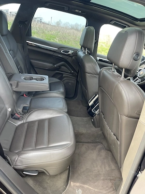 VandPorsche Cayenne S E-Hybrid 3.0 Benzina sau schimb cu Electric de preferat - imagine 6