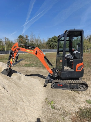 Miniexcavator STX16 Cu cabină 