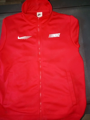 Vând bluza Nike originala   lei. M