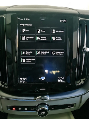 Volvo XC-60 T8 AWD Plug-in Hybrid Automată - imagine 5