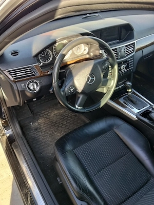 Mercedes E200 automat 2,2 cdi an 2010 cu 273000 km 5700 euro